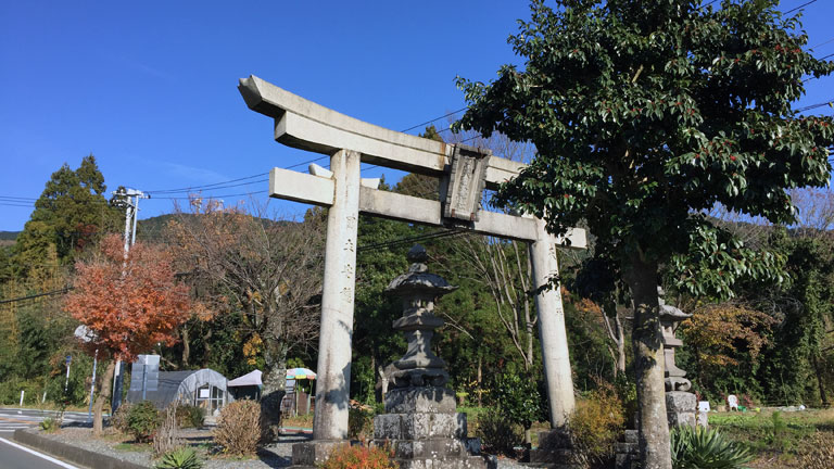 小蓑毛の鳥居