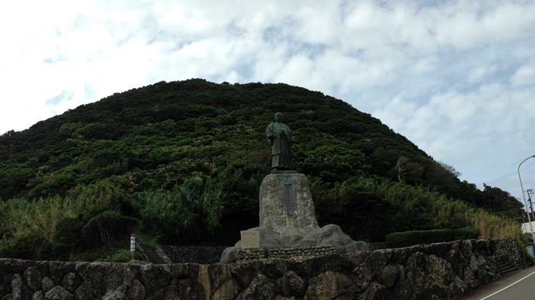 中岡慎太郎像